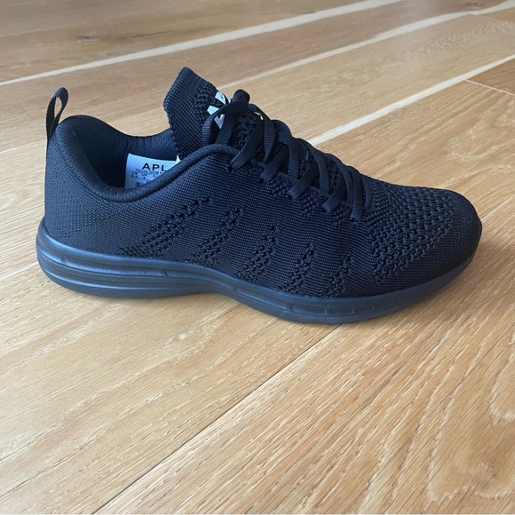 APL TechLoom Pro black womans size 8.5 - Picture 4 of 9